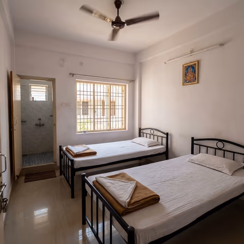 Murudeshwar temple accommodation buildings for pilgrims inside temple complex
